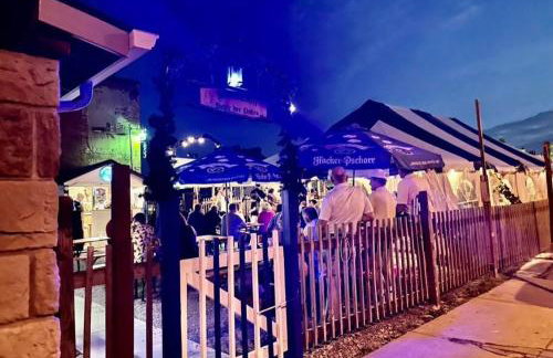 Unique Artsy 2 Bdrm Apt 1.5 mi from Downtown - Foto 65