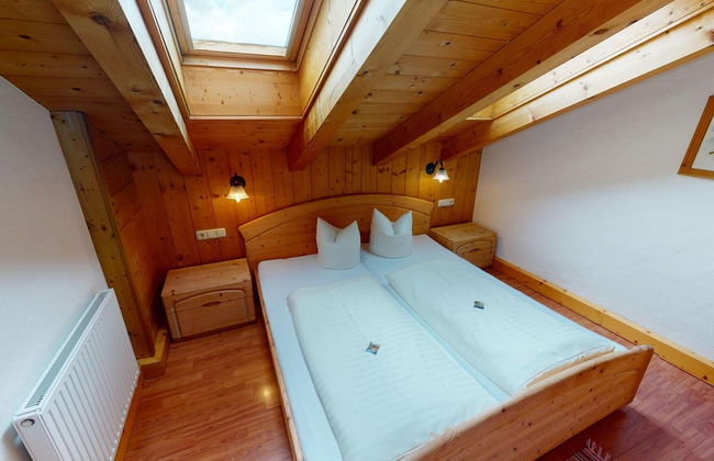 Chalet in Wildkogel Near Ski Slopes & Pool - Photo 3