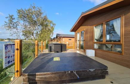 Tattershall Lakeside Lodge Indulgent wheelchair accessible 8 berth with Hot Tub - Foto 29