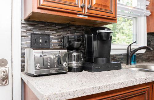 Arcade, Ping Pong, Hot Tub, Gas Grill, & King Bed - Photo 41