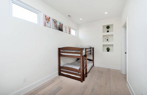 Modern Retreat with Hot Tub-Near Downtown Indy-Family Friendly - Foto 27