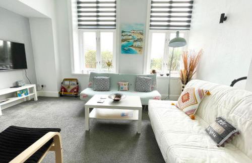 Burlington Mansions - FREE ALLOCATED PARKING - 8 mins walk to the beach - Gym - Pool Table - Brought to you by Coastline Retreats - Photo 13