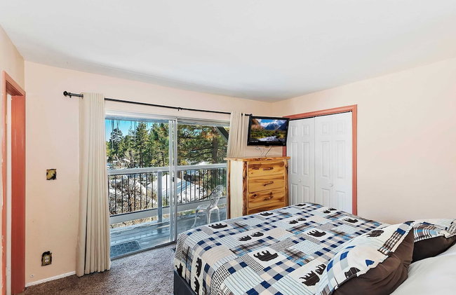Mountain Palette by Avantstay Hot Tub, Game Room, Deck, Sweeping Views! - Photo 45
