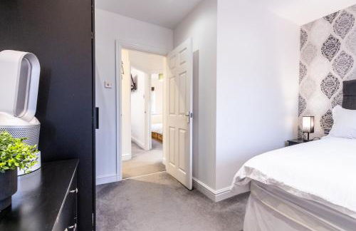 Charming Home in Bromsgrove - Perfect for Groups - Foto 35