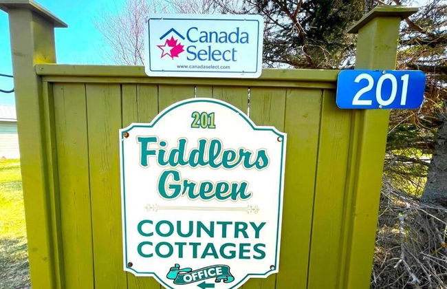 Fiddlers Green Country Cottages - Photo 28