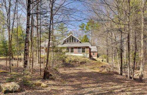 Lake George Oasis with 9 Acres, Hot Tub and Game Room! - Foto 44