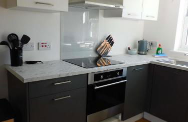 No 11 - Contemporary 2 Bedroom Apartment in Lanark Town Centre - Photo 17