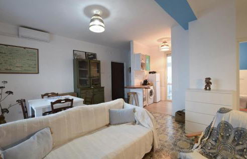 2 Bedroom Cozy Apartment In Staletti - Photo 9