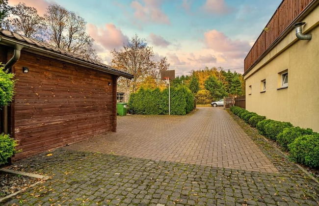 Luxurious Amber Villa With Private Pool and Garden Views - Photo 55