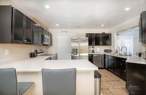 Cozy Home - Self Check-In w/Spacious Deck - Foto 6