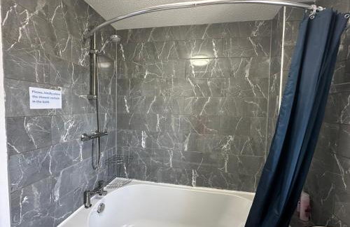 Affluent Living Property perfect for contractors & individuals Free Parking - Foto 17