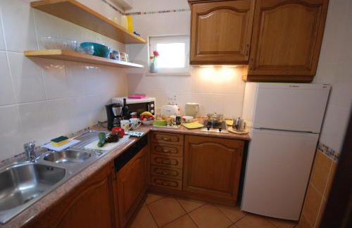 VILLA EBER - independent 1 & 2 bedroom apartments, pool, air con, fast Wi-Fi, near old town of Albufeira and beaches - Foto 24