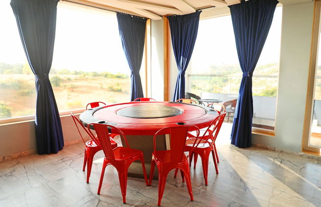 Sports Bar Villa by Shiloh Stays - Photo 18