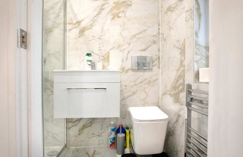 Nottingham Top Serviced Home - Chayil Experts - Foto 90
