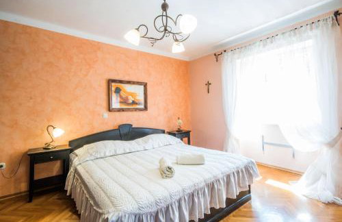 Villa Giovanna, a charming Villa with pool in a beautiful landscaped garden - Foto 49