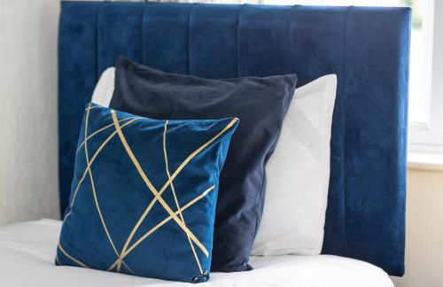 Spacious 3BR Home with Driveway Near NEC & Airport - Foto 4