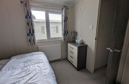 2-Bed Ringwood Cabin - incl Park Pass SelfCheckin - Foto 7