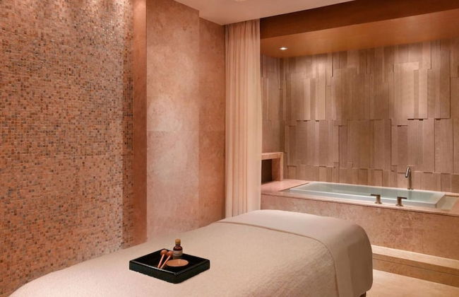 Elegant 3BR With Pool Near Wafi Mall Dubai Frame - Photo 20