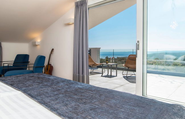 Villa with Swimming Pool, Outdoor Kitchen, Sauna, Hot Tub, Play Area, Sea View - Foto 6