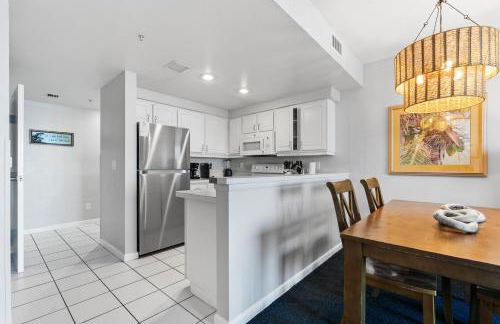 Breath Taking 3 BR Direct Oceanfront Condo with Private Balcony at The Wyndham Ocean Walk Resort - Foto 27