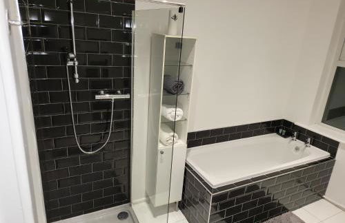 Cheadle village - Photo 7