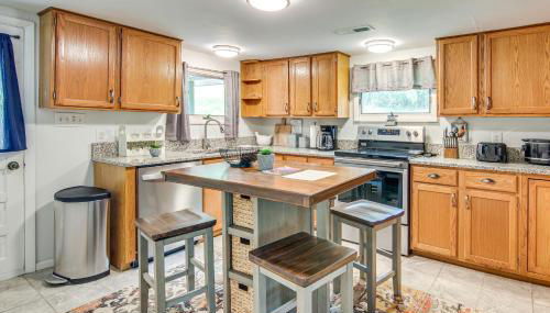 Vintage Farm Cottage Near Hikes and Pigeon River - Foto 3