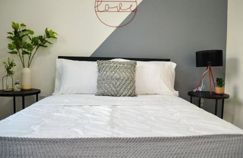 Vibrant 4bd 2ba Miami Home w POOL - Foto 19