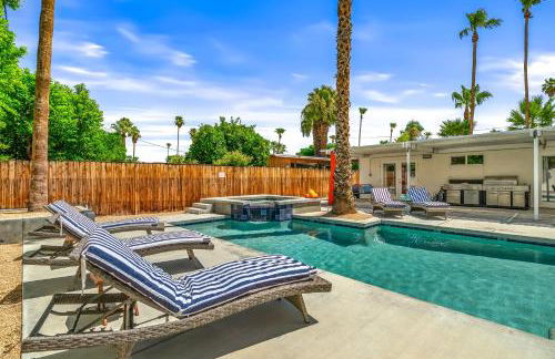 Palm Springs Home with a Resort Style Backyard -Joy pool hot tub views - Foto 7
