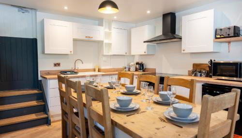 Cotswolds-Stroud-Large 5 Bedroom Home-Pool Table-Sleeps 10-Work or Leisure - Foto 2