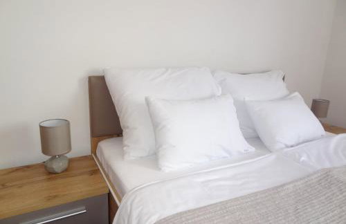 Well-equipped apartment with free parking - Photo 28