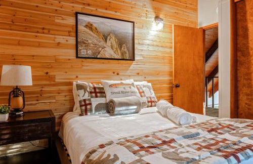 Trout River Cabin - Cozy Quiet Peaceful Retreat - Foto 13