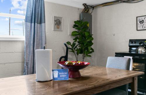 10 Min to Downtown-Modern in Magic City-Both Units - Foto 51