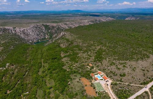 Promina luxury villa with 72sqm Heated Pool, Jacuzzi, Infrared Sauna, Tennis court, Media room - Foto 49