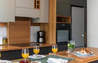 The Base - Bright 2BR, Near Old Town, Walk to Beach - Foto 5