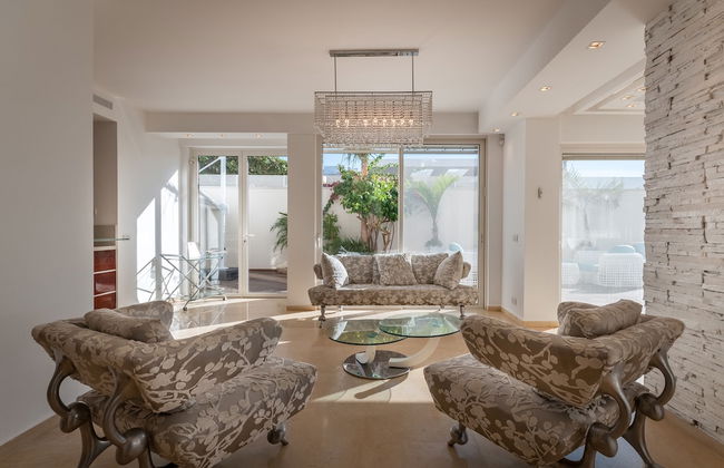 Luxurious Villa with great location - Foto 33