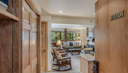 Laurelwood Condominiums 205 - Foto 3