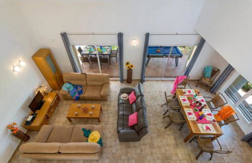 Villa Cabriel by Villa Plus - Photo 9