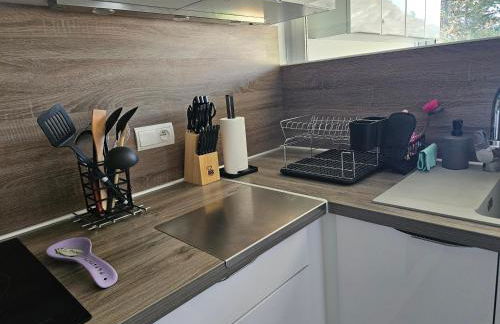 Idéal long séjour, Souvenirs de Provence,T2 classé, vue sur les montagnes, toutes commodités! - Foto 9