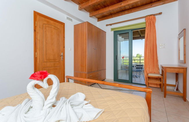 Spiros Beach Villa Large Private Pool Walk to Beach Sea Views A C Wifi Car Not Required - 971 - Foto 19