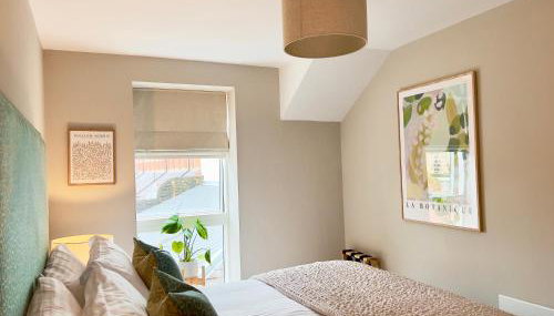 Lambert House - Photo 3