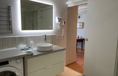 Appartement mignon calme douillet ascenseur clim étage élevé proche parking et toutes commodités au coeur du Toulon historique - Photo 22