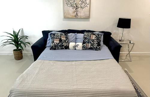 Stylish Studio on Lake Conroe - Photo 10