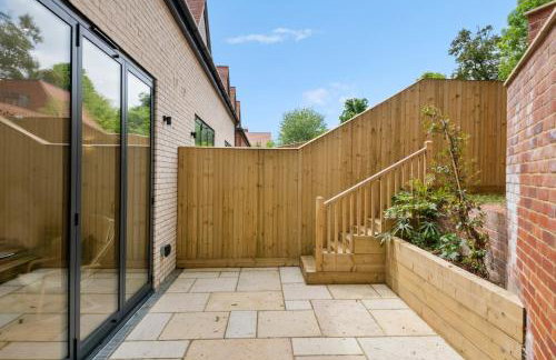 3 Bed House near Purley, by ARP Homes, Free Parking, Ideal for Long Stays & Insurance Bookings - Foto 28