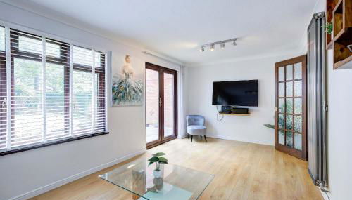 Spacious & Bright 3 Bedroom House in Peterborough - Foto 1