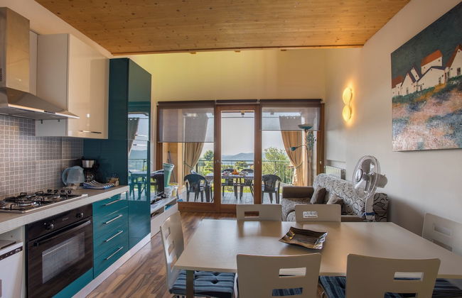 Blue Villa With Shared Pool and Private Garden Near Salò - Foto 9