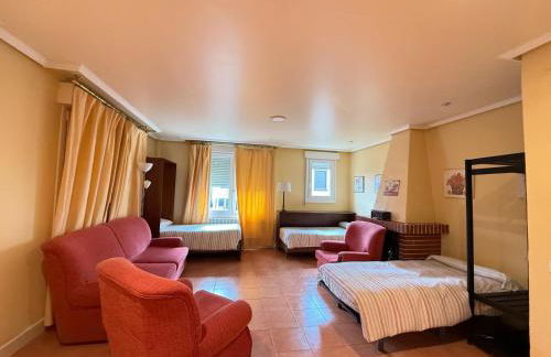 Chalet con jardín, piscina y barbacoa en Logroño - Foto 45