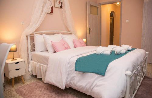 Lilia-RentalApartments - Photo 49