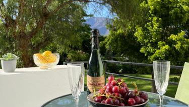 Golden Bay Apartment - Photo 1