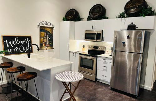 SkyPool-Roof Lounge-Free Parking-Gym-Loft-Theatre - Photo 9