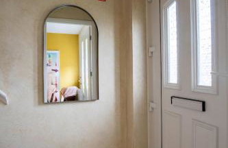 2BR Home Near Shops & Transport Links - Foto 12